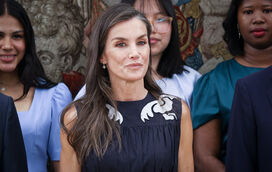 Letizia, a rainha de gelo que não quebra. Das polémicas amorosas às guerras familiares, como ela resiste firme no trono