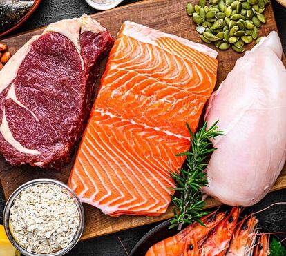 Proteína é a palavra da moda na nutrição, mas não se deixe enganar. Saiba que alimentos consumir