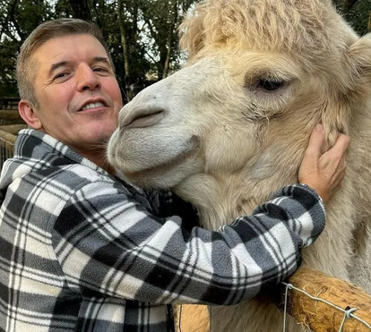 Inseparáveis! O momento de pura ternura de João Baião com um dos animais mais invulgares da sua quinta