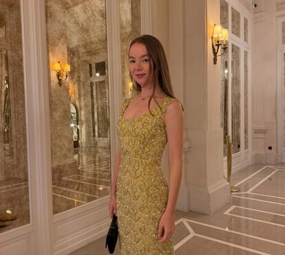 Filha da princesa Carolina do Mónaco brilha com vestido Givenchy que pertencia a Grace Kelly