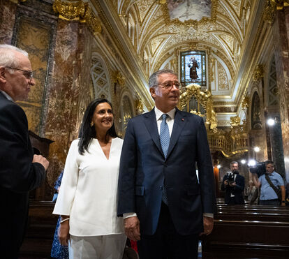 Margarida Maldonado Freitas leva um símbolo de Portugal para Roma: o detalhe que marcou o look da primeira-dama