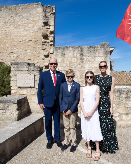 Família real do Mónaco em cerimónia protagonizada por Jacques