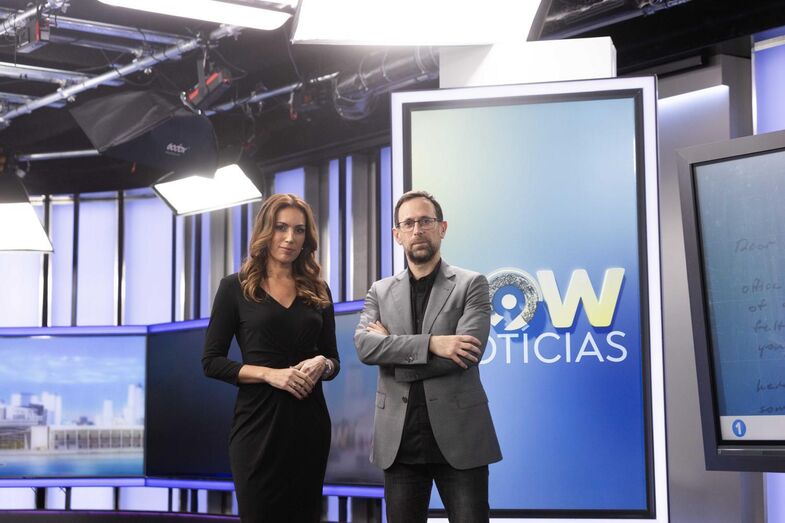 A jornalista do Now Janete Frazão e o comentador Ireneu Teixeira no estúdio